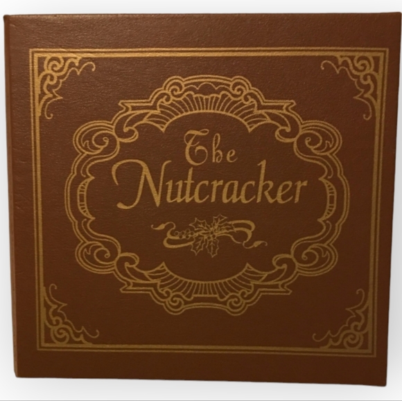 Other - AVON COLLECTIBLE THE NUTCRACKER MUSICAL ANIMATED BALLET BOOK **VERY RARE**